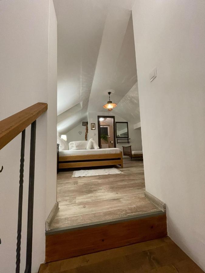 Apartamento Apartament Yannis Alba Iulia Exterior foto