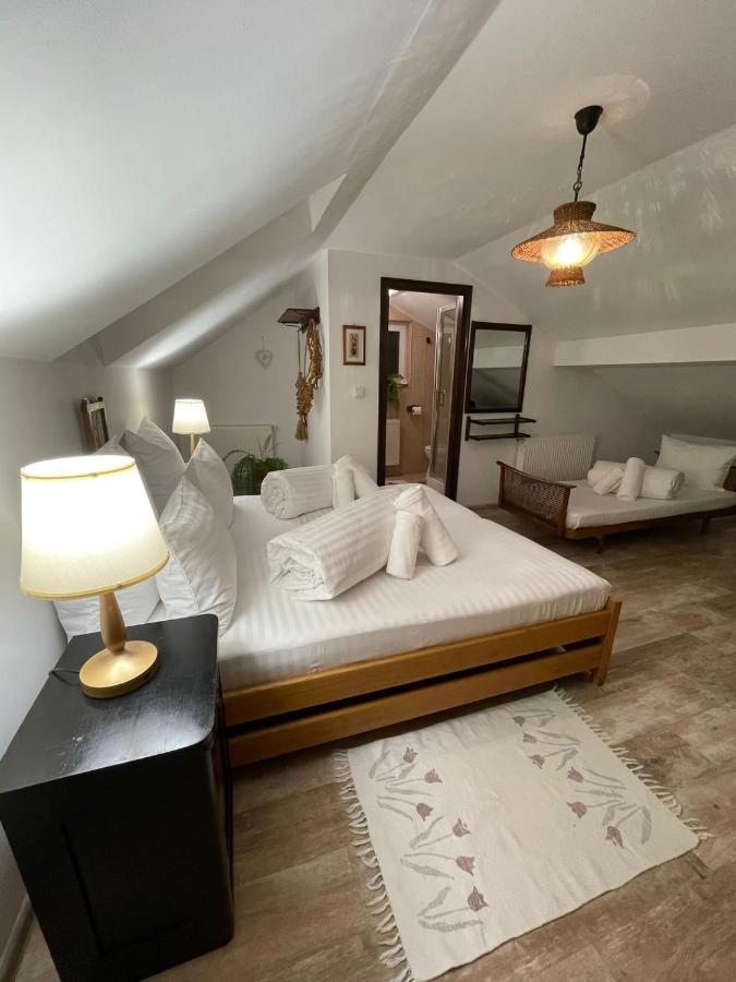 Apartamento Apartament Yannis Alba Iulia Exterior foto