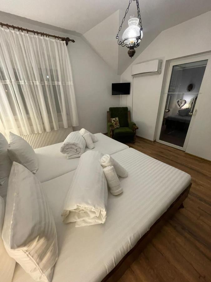 Apartamento Apartament Yannis Alba Iulia Exterior foto