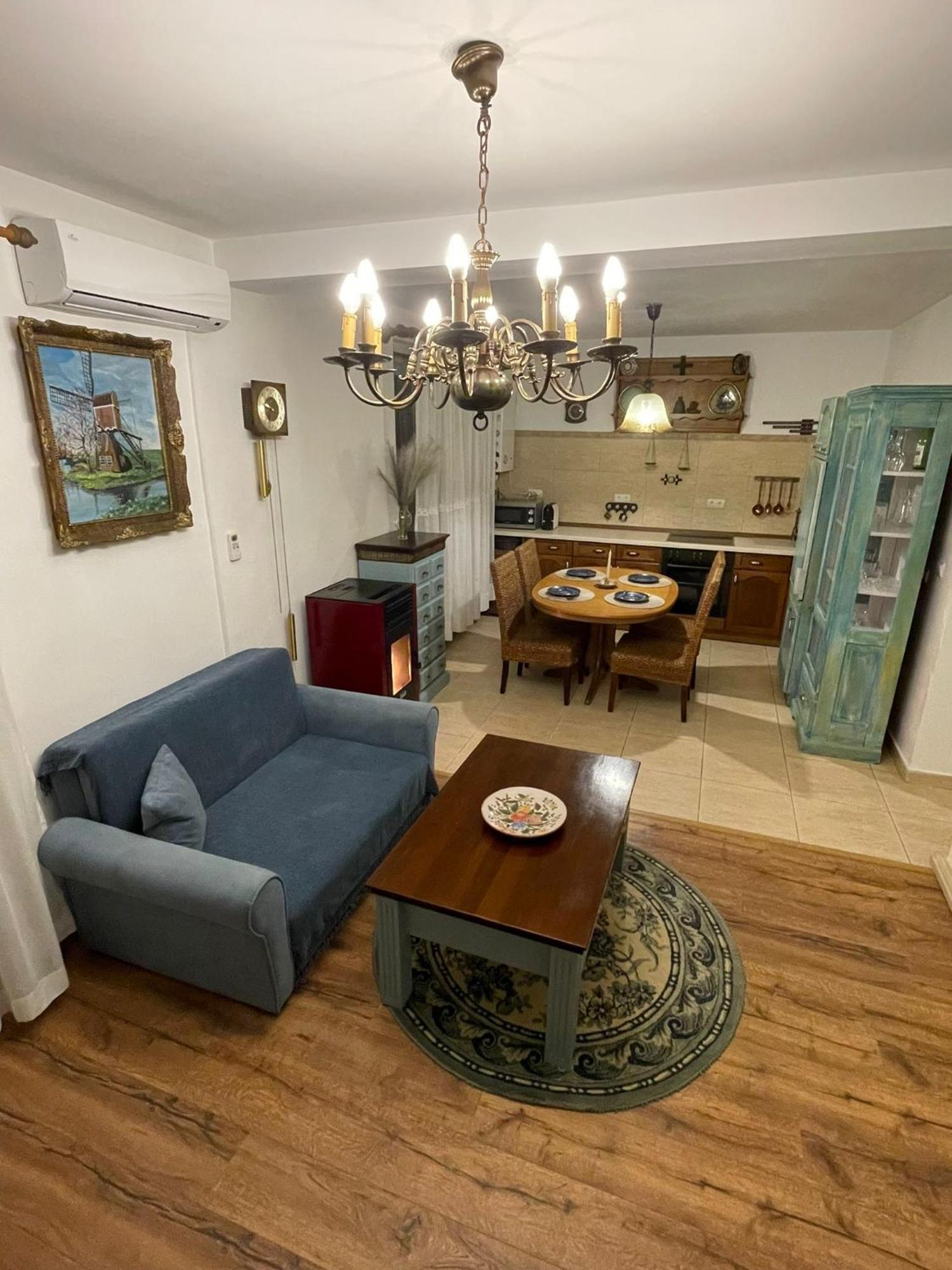Apartamento Apartament Yannis Alba Iulia Exterior foto
